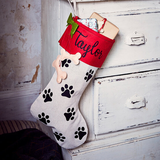 idea_stocking-ideas-to-make-this-christmas_pet.jpg?sw=554&q=85