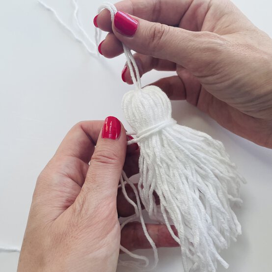 how-to-make-a-halloween-crochet-cushion-photo-2.jpg?sw=554&q=85