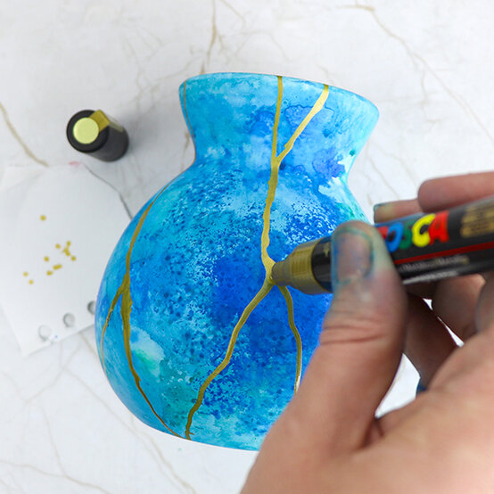 wabi-sabi-vases_07.jpg?sw=554&q=85