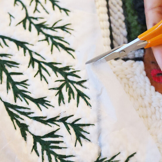 winterpunchneedle_step22.jpg?sw=554&q=85