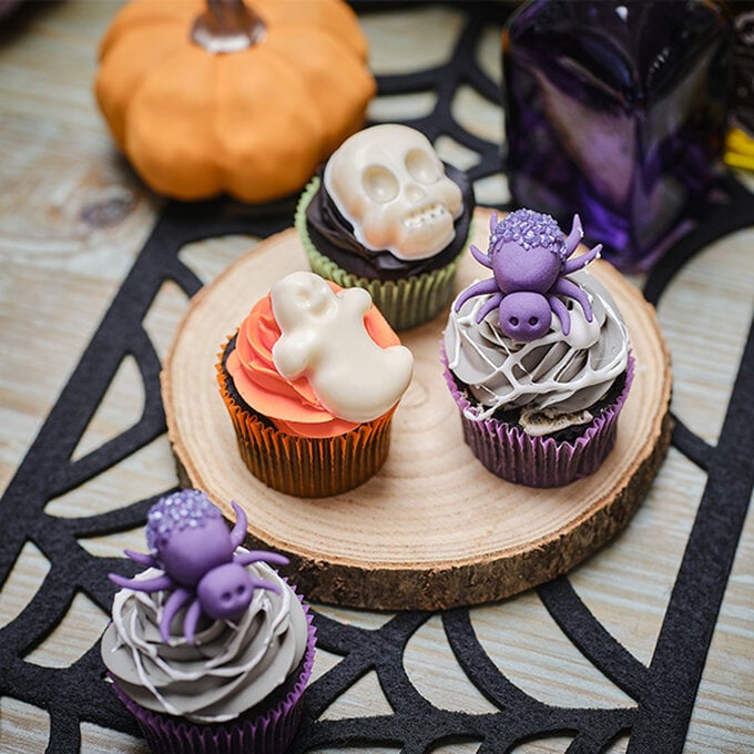 halloween-cupcakes-10.jpg?sw=680&q=85