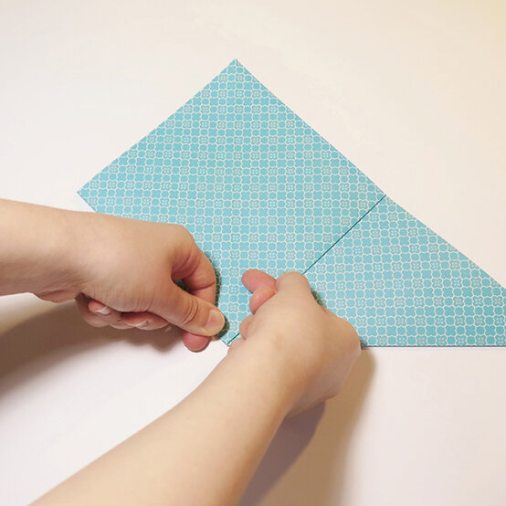 origami-christmas-tree-3b.jpg?sw=554&q=85