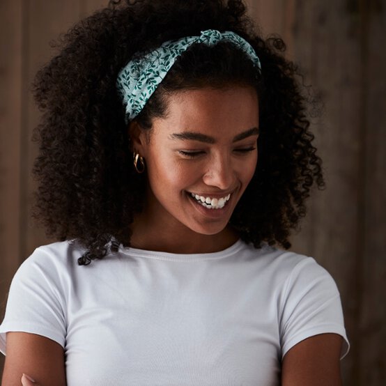 50-sewing-projects_knot-headband.jpg?sw=554&q=85