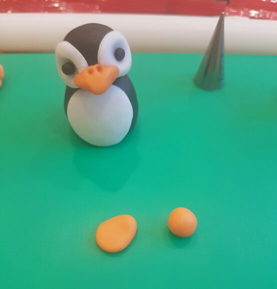 penguin-8-981x1024.jpg?sw=554&q=85