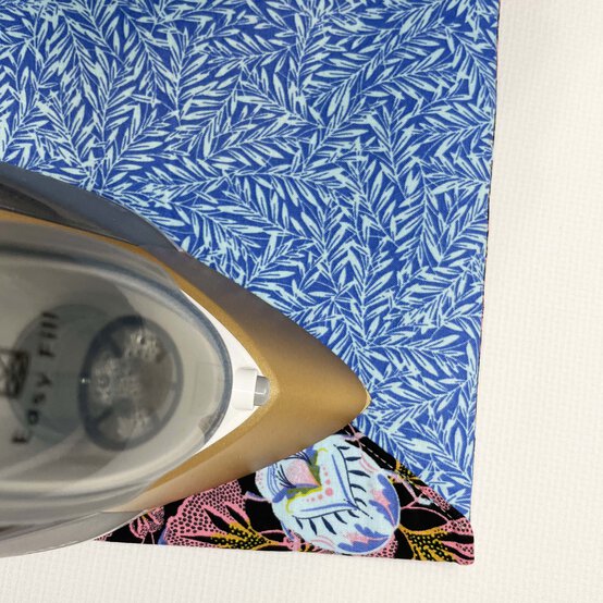 clutch-bag-step-10.jpg?sw=554&q=85