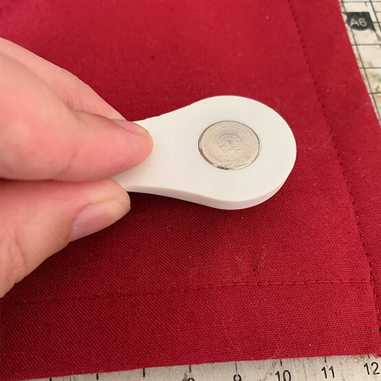 cricut-how-to-make-a-fabric-banner_step11c.jpg?sw=554&q=85