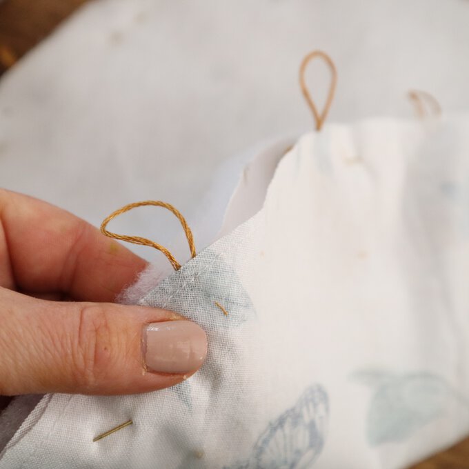 how-to-sew-placemats-and-napkins_placemat_step6c.jpg?sw=680&q=85