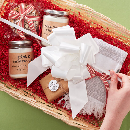 idea_get-started-in-gift-wrap_toolguide.jpg?sw=554&q=85