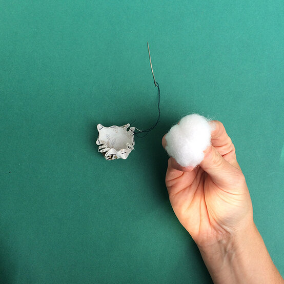 fabric-scrap-garland_step6b.jpg?sw=554&q=85