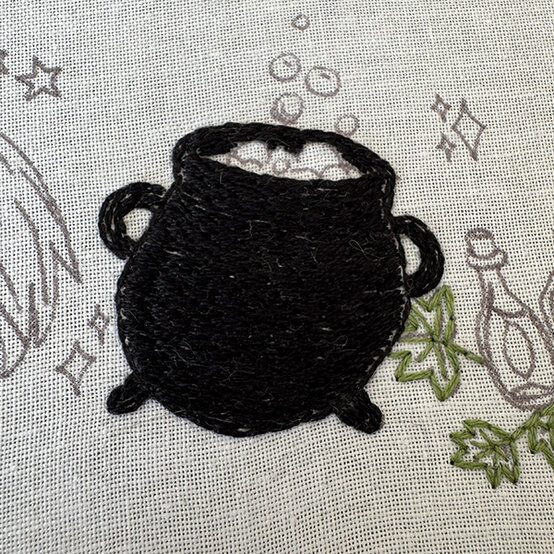 ideas%5Fhalloween%2Dembroidery%2Dhoop%5Fbrick%2Dstitch%2D4.jpg?sw=554&q=85