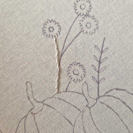 idea%5Fautumn%2Dembroidery%2Dprojects%2Dto%2Dtry%2Dhoop%5Fstep%2D45.jpg?sw=554&q=85