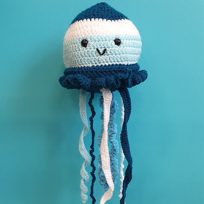 artisan-eden-forbes-amigurumi-jammie-the -jellyfish.jpg?sw=680&q=85