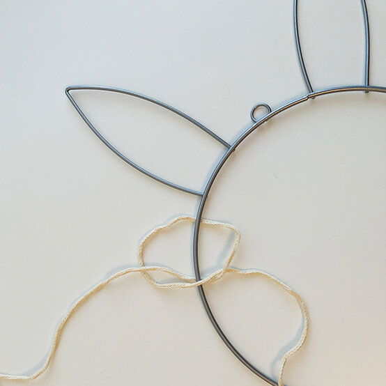 macrame-bunny-wreath-2c.jpg?sw=554&q=85