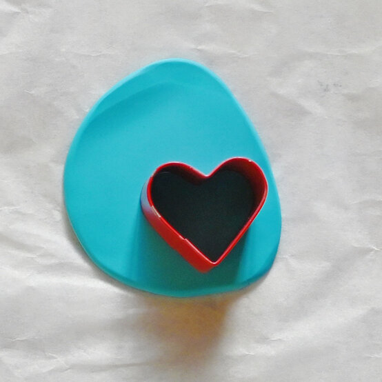 how_to_make_friendship_keyrings_4.jpg?sw=554&q=85