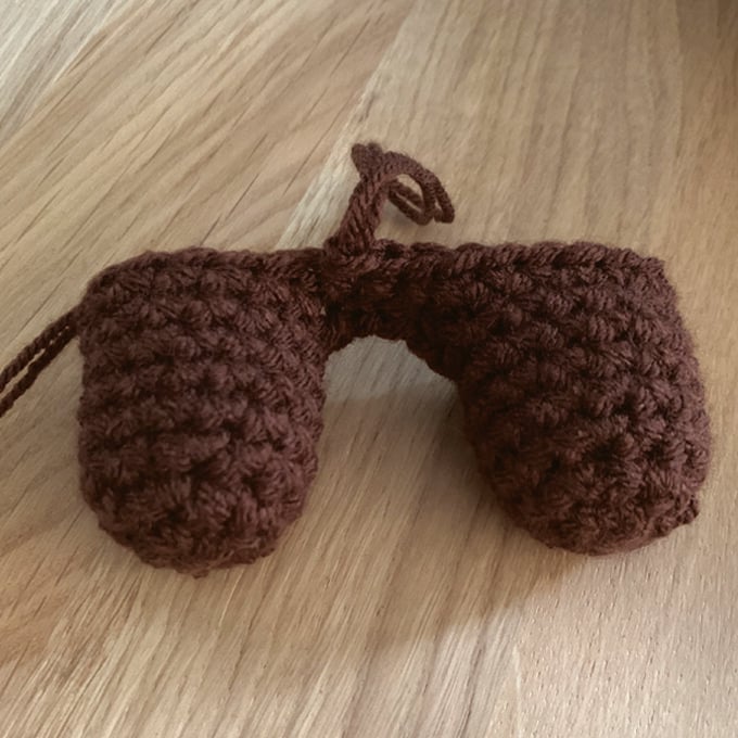 idea_How-to-Crochet-an-Amigurumi-Bear_Legs_Join.jpg?sw=680&q=85