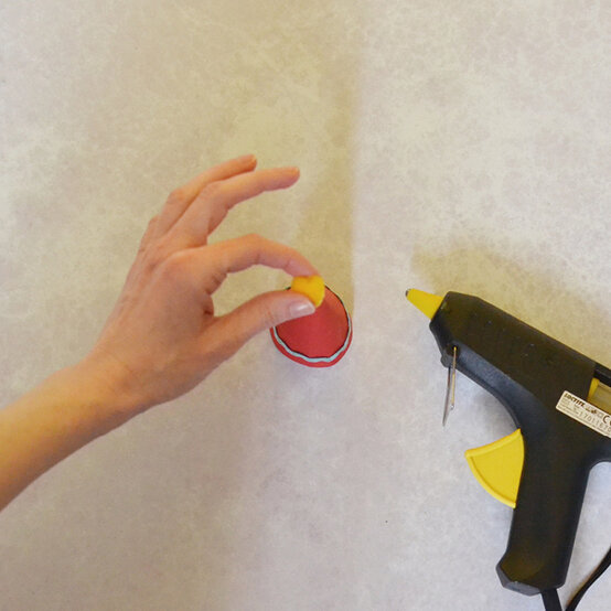 how_to_make_fiesta_party_hats_occasions_party_step4.jpg?sw=554&q=85