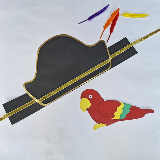 idea_kids-pirate-accessories-hat_step3a.jpg?sw=554&q=85