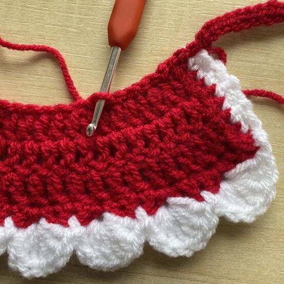 ideas%5Fhow%2Dto%2Dcrochet%2Da%2Dchristmas%2Dpet%2Daccessory%5Ftie%2Dchain%5F2.jpg?sw=554&q=85