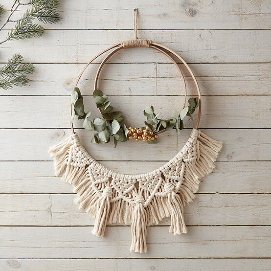 macrame-christmas-wreath.jpg?sw=554&q=85