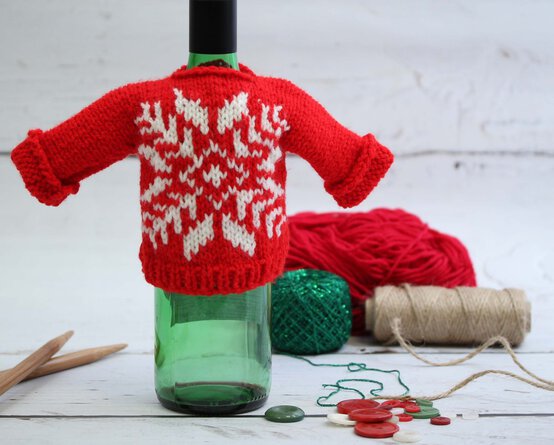 How to Make a Christmas Jumper Bottle Cover Hobbycraft