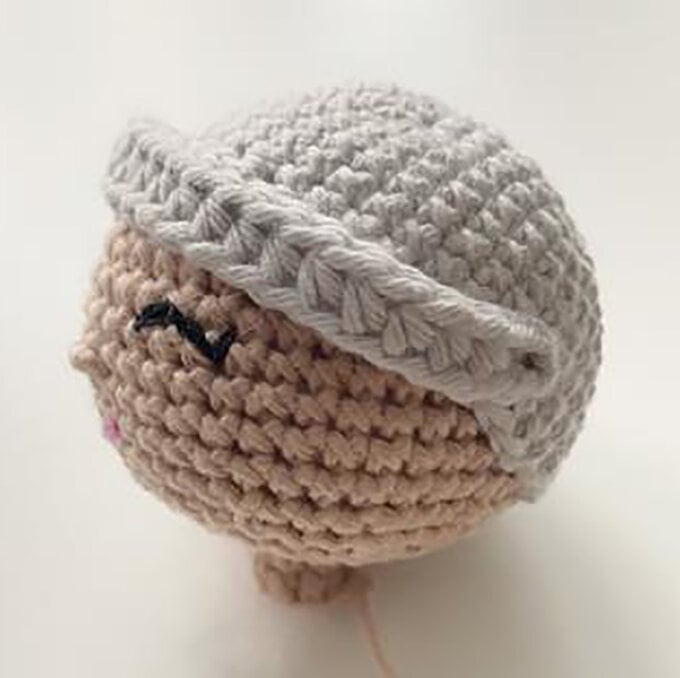 idea_how-to-crochet-amigurumi-mrs-claus_hair4.jpg?sw=680&q=85
