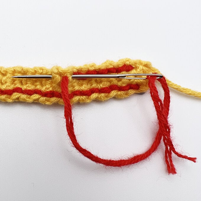 How-to-Crochet-an-Amigurumi-King-Charles_waistband.jpg?sw=680&q=85