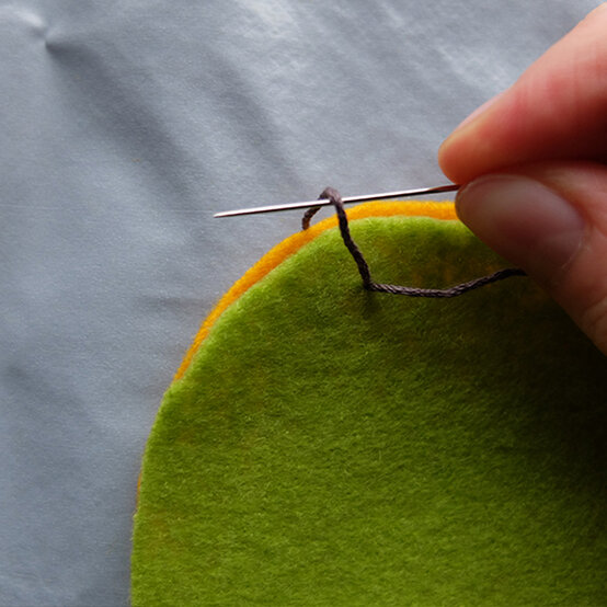 felt-pencilcase-step8.jpg?sw=554&q=85