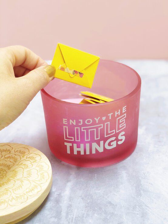 jh-step13-placeinjar.jpg?sw=554&q=85