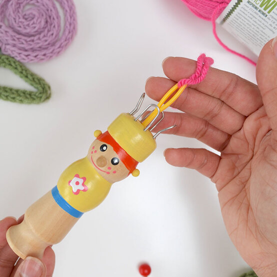 How%2Dto%2DMake%2DFrench%2DKnitted%2DFlowers%2D2.JPG?sw=554&q=85