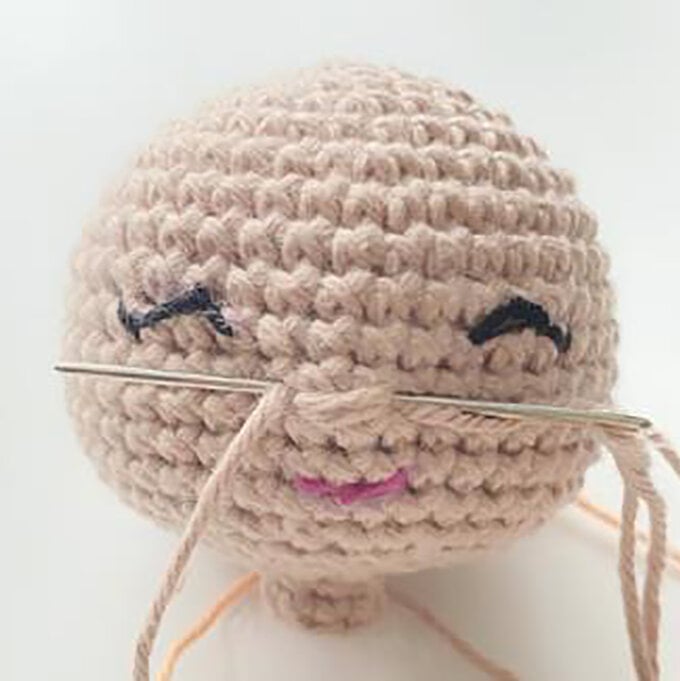 idea_how-to-crochet-amigurumi-mrs-claus_face1.jpg?sw=680&q=85
