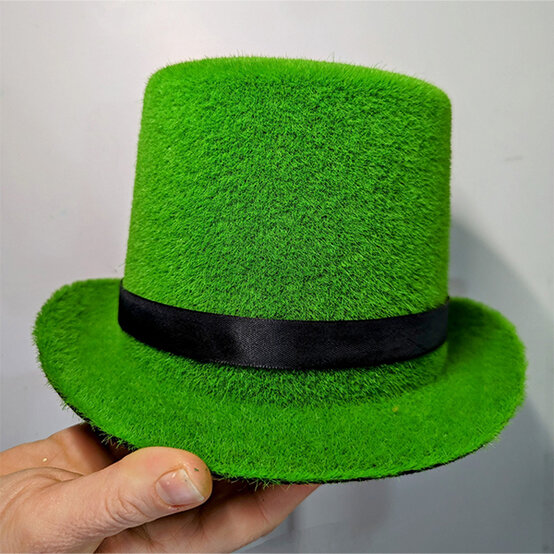 how-to-make-a-st-patricks-day-hat_step-1a.jpg?sw=554&q=85