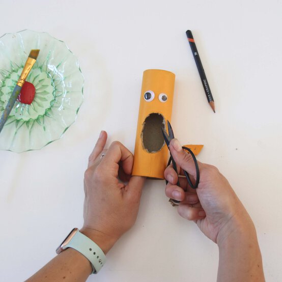 halloween-cardboard-tubes-8-square.jpg?sw=554&q=85