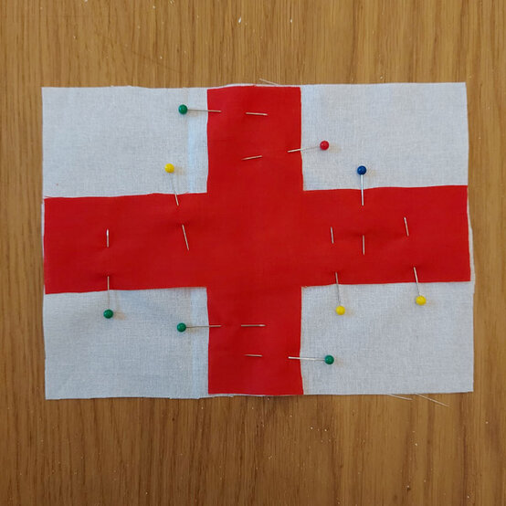 idea_England-Flag-Bunting_Step3.jpg?sw=554&q=85