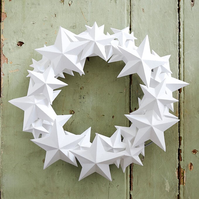 cricut-paper-star-wreath_sq.jpg?sw=680&q=85