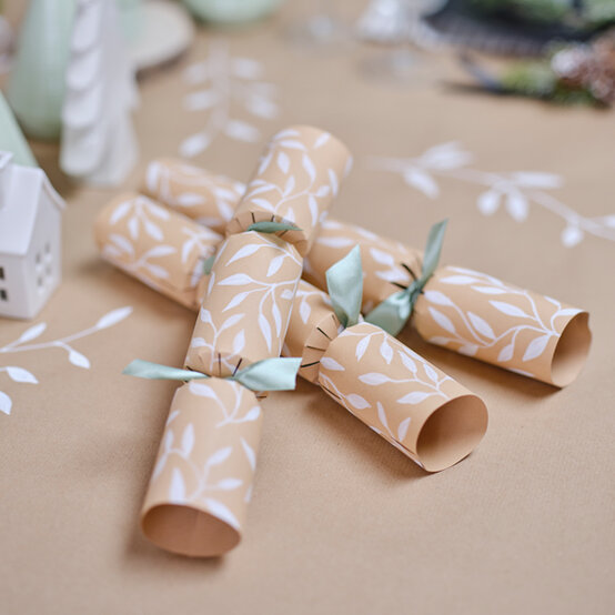 idea_botanical-round-up_crackers.jpg?sw=554&q=85