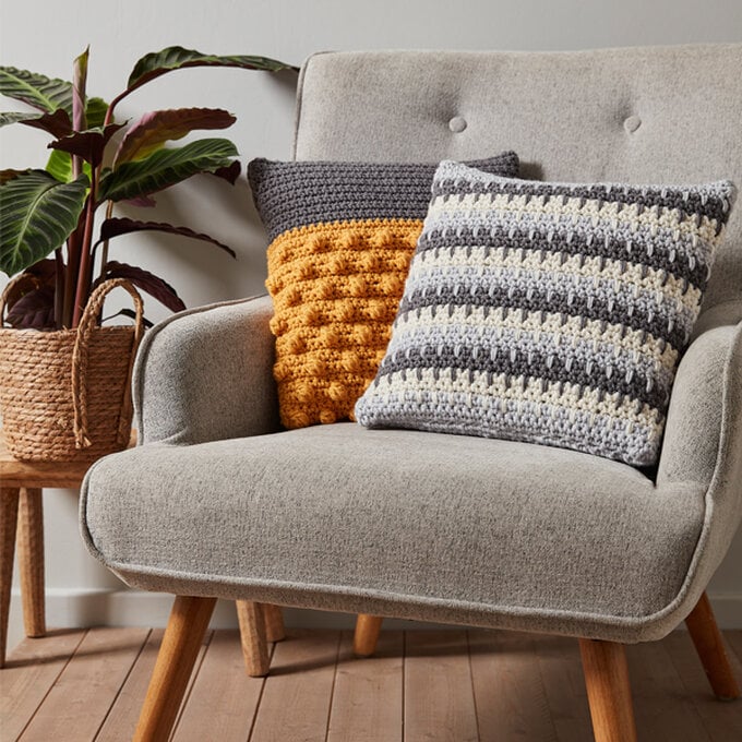 idea_home-decor-knit-patterns_cushions.jpg?sw=680&q=85