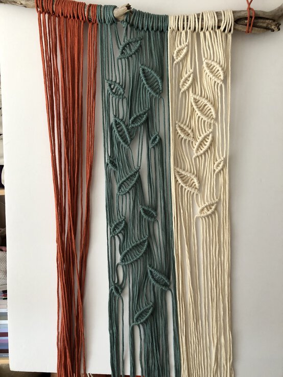 how_to_make_an_autumn_leaves_macrame_wallhanging_image_9.jpg?sw=554&q=85
