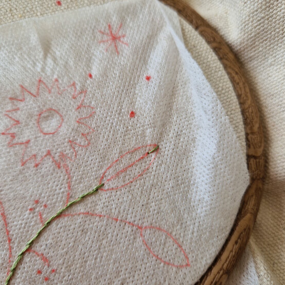 idea%5Fautumn%2Dembroidery%2Dprojects%2Dto%2Dtry%2Dcushion%5Fstep%2D20.jpg?sw=554&q=85