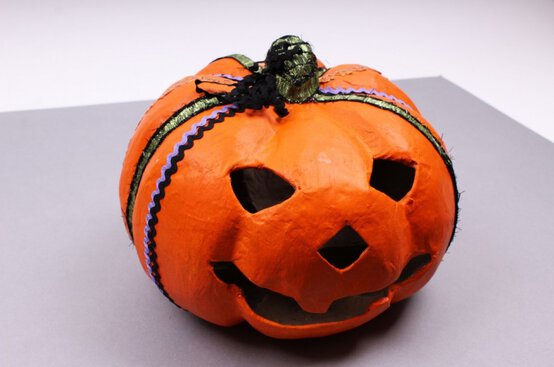 ribbon-pumpkin.jpg?sw=554&q=85