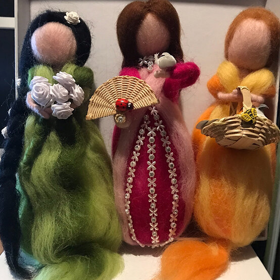 artisan-sue-gardiner-felted-ladies.jpg?sw=554&q=85