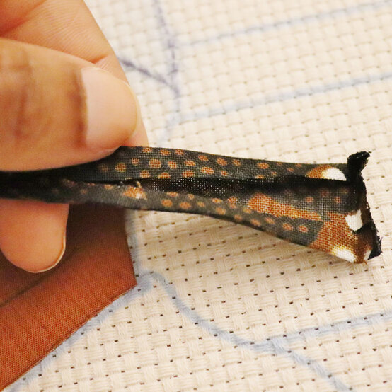 winterpunchneedle_step4_2.jpg?sw=554&q=85