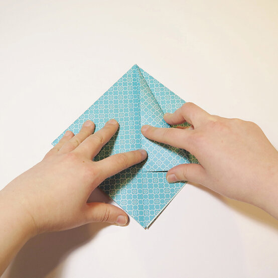 origami-christmas-tree-6b.jpg?sw=554&q=85