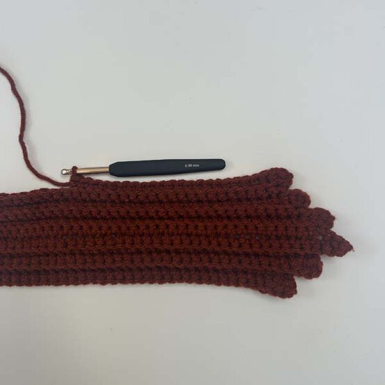ideas%5Fhow%2Dto%2Dcrochet%2Da%2Dleaf%2Dcushion%5Fstep%2D1c.jpg?sw=554&q=85