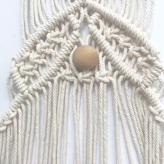 idea_macrame-large-christmas-tree_step22.jpg?sw=554&q=85