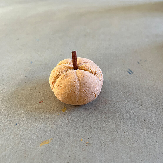 how-to-make-salt-dough-pumpkins_step-7.jpg?sw=554&q=85