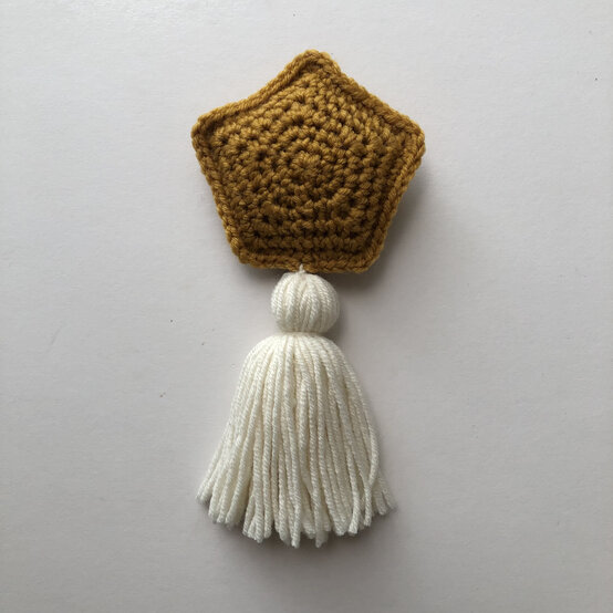 Christmas-stash-busting-ideas_Star14.jpg?sw=554&q=85