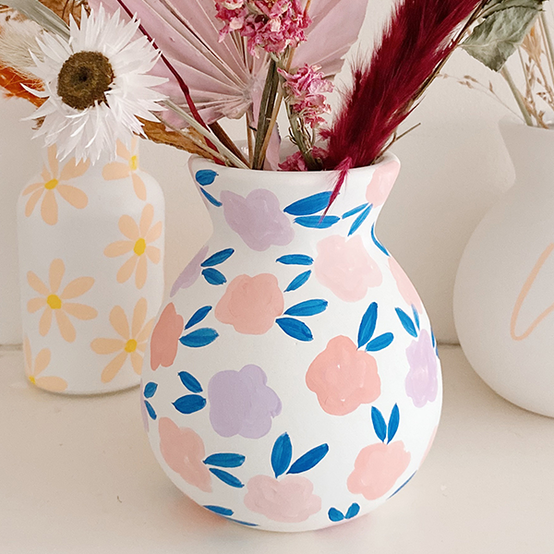 10 Ways to Decorate Vases