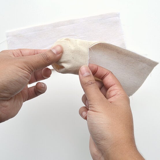 eid-countdown-calendar_9a.jpg?sw=554&q=85