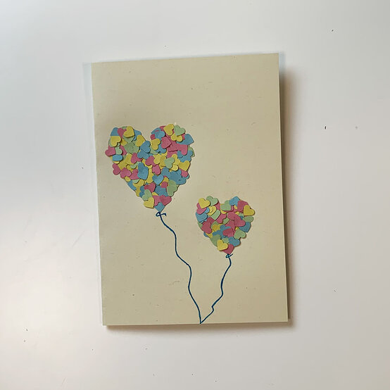 balloon_card_final_step_6.jpg?sw=554&q=85