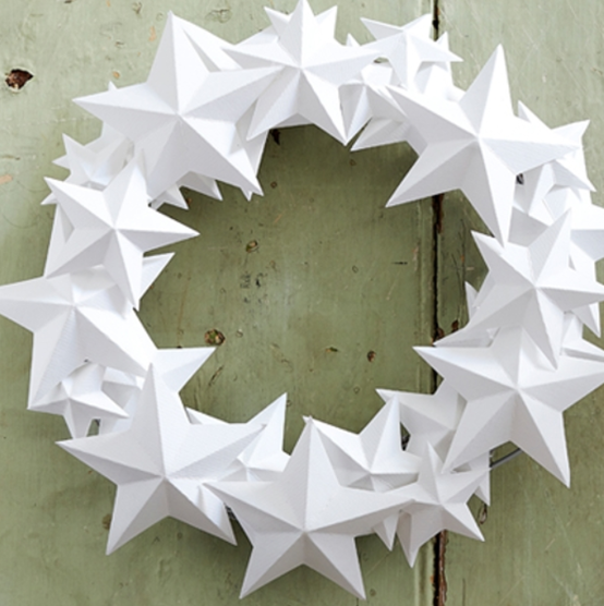 how-to-make-a-paper-star-wreathhero.png?sw=554&q=85